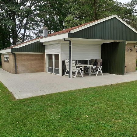 Bungalow/Vakantiehuis Op Park Bavelds Dennen 데네캄프 외부 사진