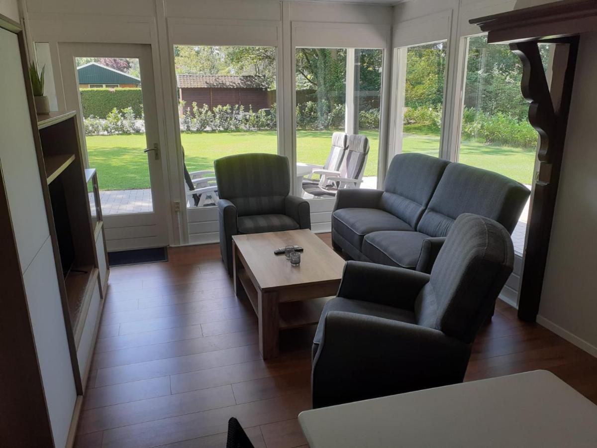 Bungalow/Vakantiehuis Op Park Bavelds Dennen 데네캄프 외부 사진